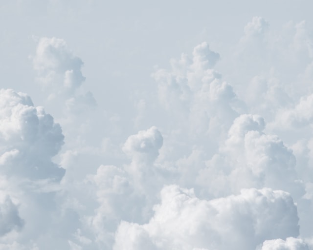 Picture of white fluffy clouds
